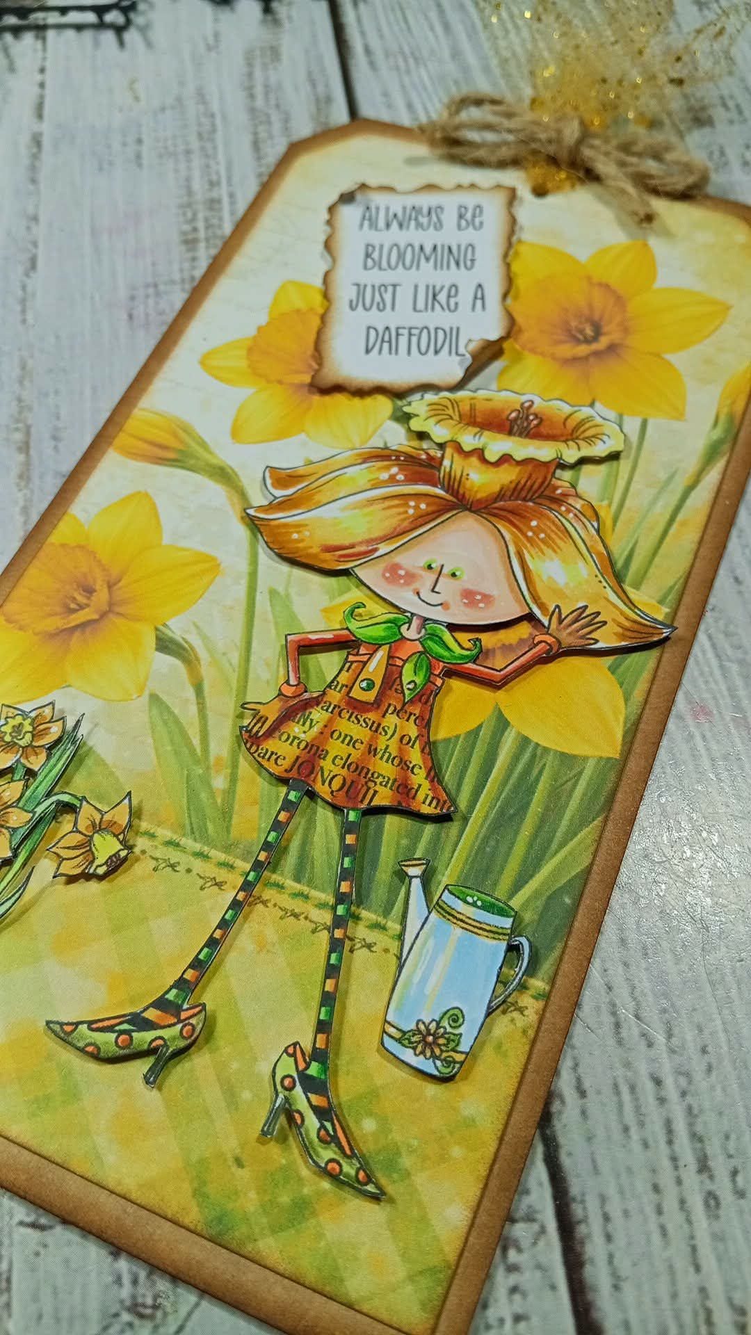 Daffodil Card and Scrap kit: 6 Digi stamps in jpg and png files and 3 backgrounds